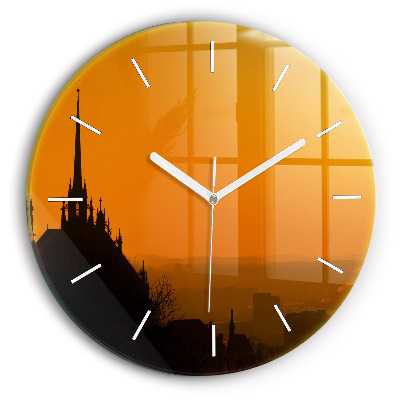 Okrúhle hodiny Pohľad na brnenskú katedrálu