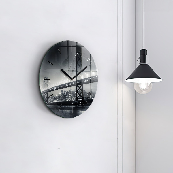 Okrúhle hodiny Most v nočnom San Franciscu