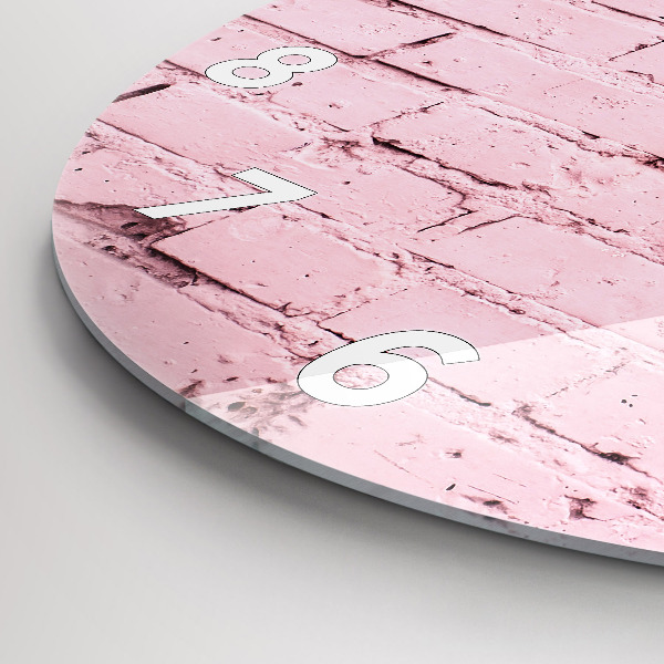 Okrúhle hodiny Tehlová stena