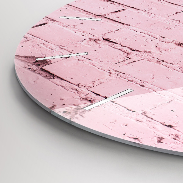 Okrúhle hodiny Tehlová stena